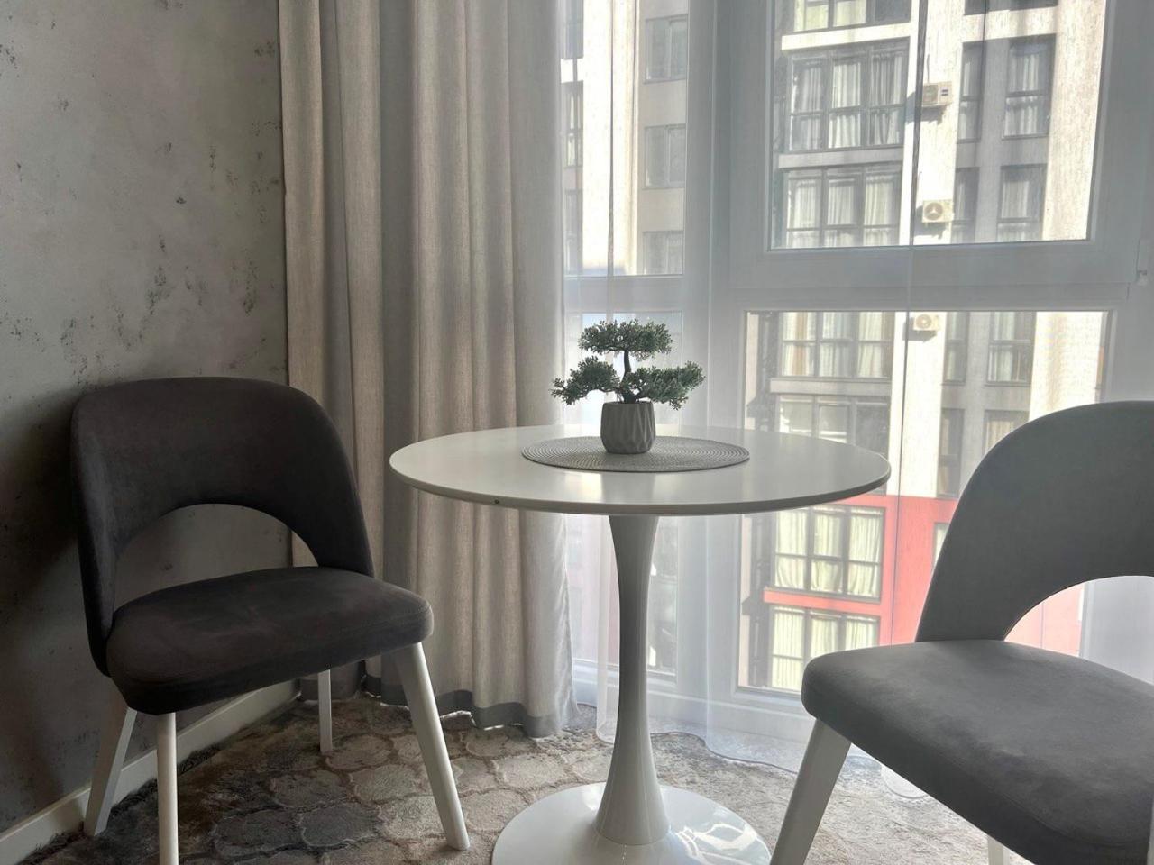 Apartments Vip Avalon Львов Экстерьер фото